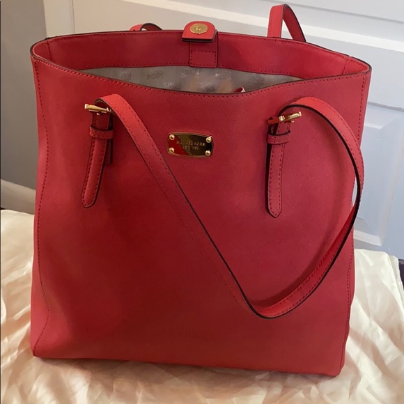 Michael Kors bag - Picture 1 of 2